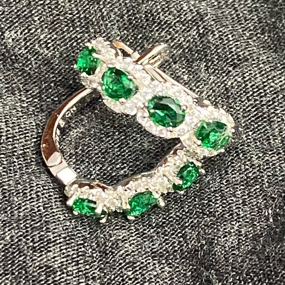 STERLING SILVER EMERALD OVAL GEMSTONE HOOP EARRING - Picture 2 of 3